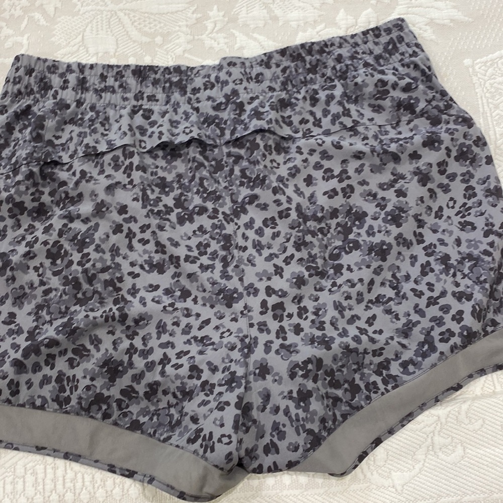 Athleta shorts size 1X - Picture 4 of 5